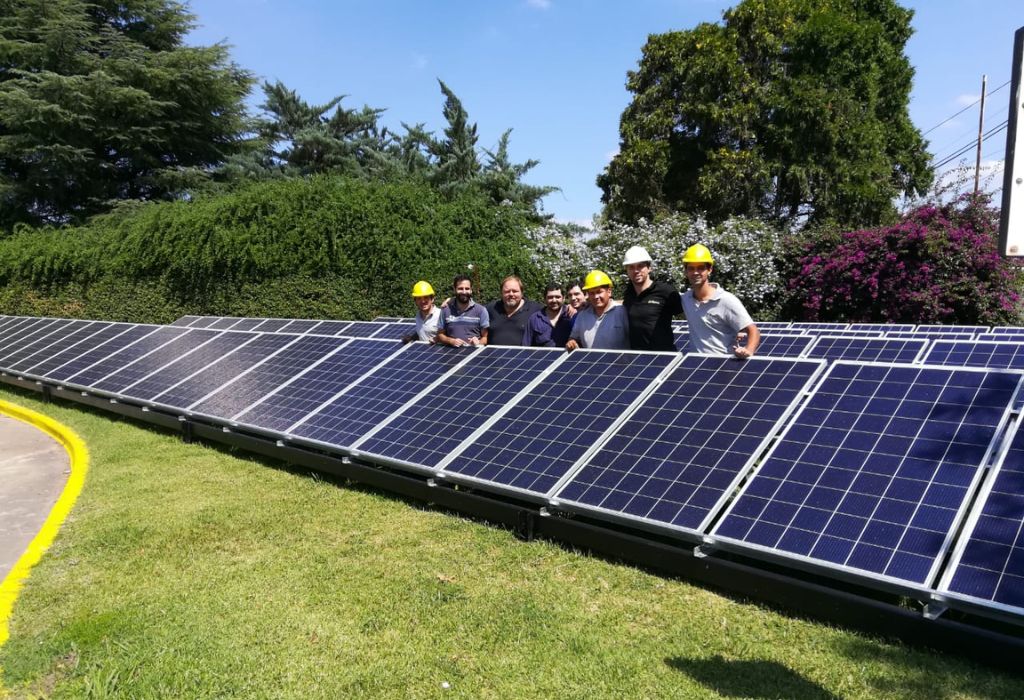 Instalación de paneles solares fotovoltaicos en Aperam - Proyecto de Energía Solar Energe Argentina