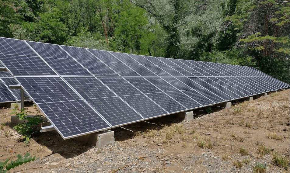 Instalación de paneles solares fotovoltaicos en Reserva Villavicencio - Proyecto de Energía Solar Energe Argentina
